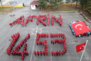 Rize’de Öğrencilerden “Afrin” Koreografisi