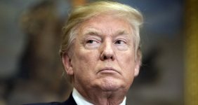 Trump Kaliforniya'da protesto edildi