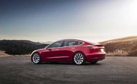 Elon Musk, Tesla Model 3 için hedefi tutturamadı