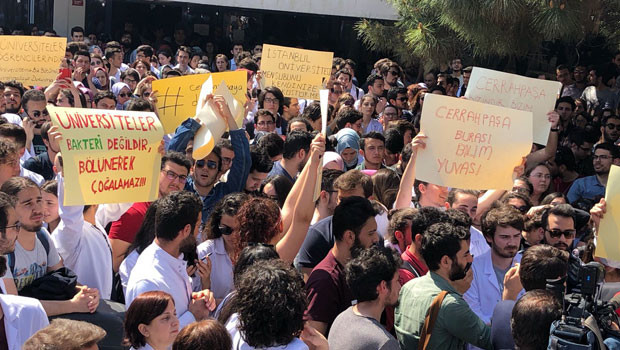 Cerrahpaşa Tıp Fakültesi’nde bölünme tepkisi: Üniversiteler bakteri değildir, bölünerek çoğalmaz