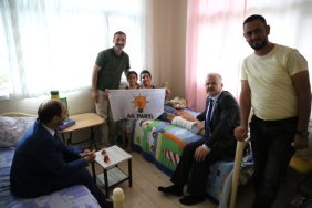 Başkan Kasap, Suriyeli Minik Yasin i Evinde Ziyaret Etti