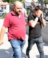 Aranan hırsız tatil yaptığı esnada yakalandı