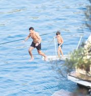 Mustafa Sandal Emina'dan boşanınca adale yaptı