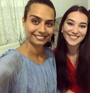 Amine Gülşe'den Mesut Özil'in ailesine sürpriz ziyaret