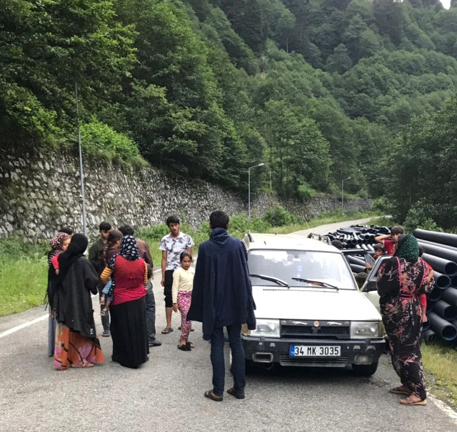 Ayder Yaylası nda Zorla Satış Yapan 37 Kişi İlçeden Uzaklaştırıldı