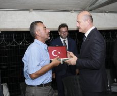 Süleyman Soylu'dan şehit ailesine ziyaret