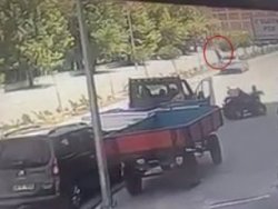 Denizli'de araba çarpan kişi havada taklalar attı