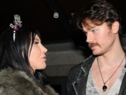 Hande Yener yine evlenemedi