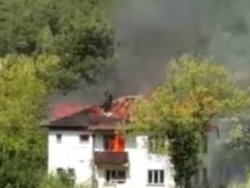 Karabük'te 2 katlı ev yandı