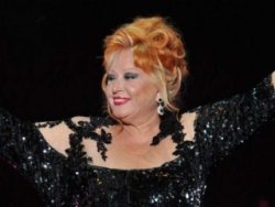 Muazzez Abacı torununu okula yazdırdı