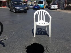 Nispetiye Caddesi'nde yol çöktü