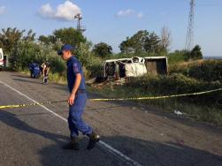 Karpuz yüklü kamyonet takla attı: 1 ölü, 2 zarar görmüş