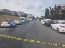 Küçükçekmece'de yola kimyasal madde döküldü