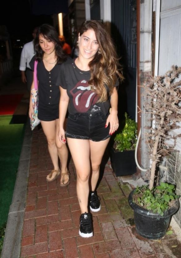 Hazal Kaya Hollywood yolcusu