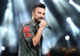 Megastar Tarkan, Başkan Erdoğan'ın Döviz Çağrısından Sonra Konser Ücretlerini Dolardan TL'ye Çevirdi
