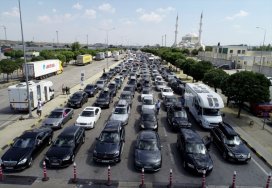 Kapıkule'de gurbetçi yoğunluğu devam ediyor
