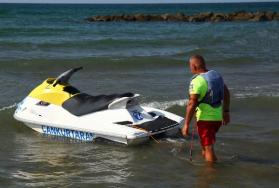 Karadeniz'in tehlikeli sularında ölüme izin vermediler