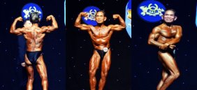 82 yaşındaki adam adaleli vücuduyla alaka çekiyor