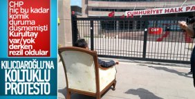 CHP Genel Merkezi önünde koltuklu eylem