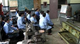 Iş liselerine yardım