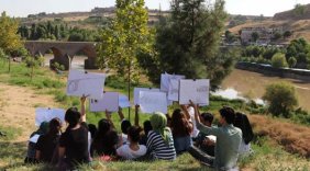 Diyarbakır'ın tarihi yapılarını resmediyorlar