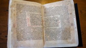 8 yüzyıllık İlyada Topkapı Sarayı'nda