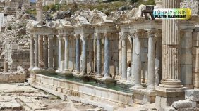 Antoninler Çeşmesi'nden 1800 yıldır aşk akıyor