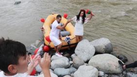 Gelin ve güvey nikaha rafting botu ile geldi