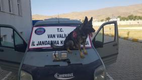 Van'da 2 kilo eroin ve 1 ruhsatsız silah ele geçirildi