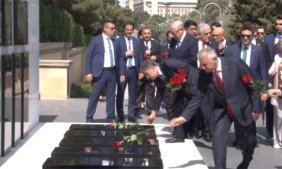 Şimşek Azerbaycan ve Türk Şehitliklerini Ziyaret Etti