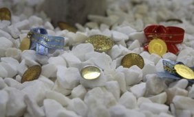 Kuyumculardan altın uyarısı: Bekleyin