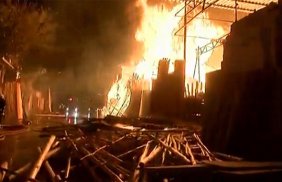 Şanlıurfa'da Oduncular Pazarı'ndan yangın