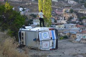 Ambulans dama düştü