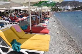 Bodrum'da millet plajlarında şezlonglara para isteniyor