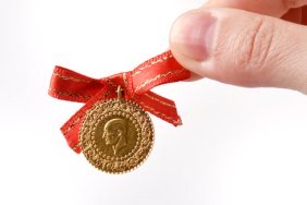 Dolarla Birlikte Altın da Yükseliyor! Çeyrek Altın 332 Lirayı Fark Etti