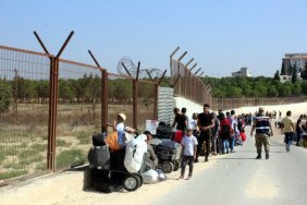 Suriye'ye dönmek isteyenler Öncüpınar'a akın etti