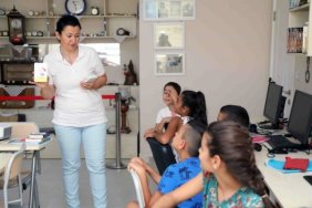 Suriyelilere eğlenceli dil eğitim