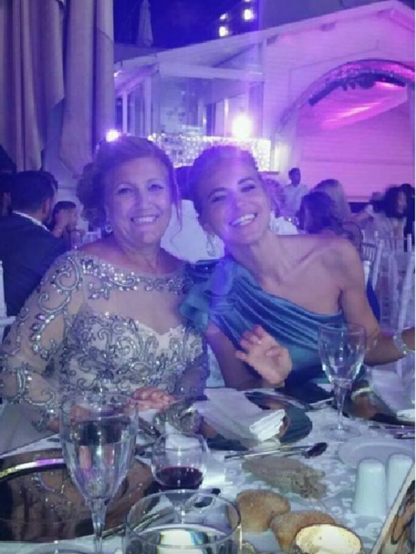 Burcu Esmersoy ’un annesine kanser teşhisi konuldu