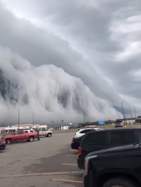 ABD’de görüntülenen sıra dışı bulutlar