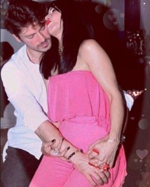 Ümit Cem Şenol, Hande Yener’in kartıyla alışveriş yaptı