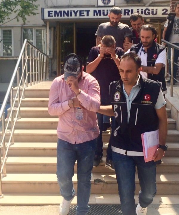 Bursa’da uyuşturucu tacirleri yakalandı