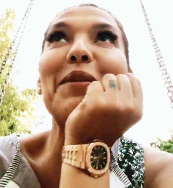 Demet Akalın’ın 300 bin liralık saati