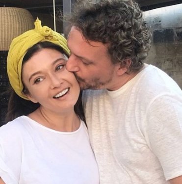 Nurgül Yeşilçay’dan aşk pozu
