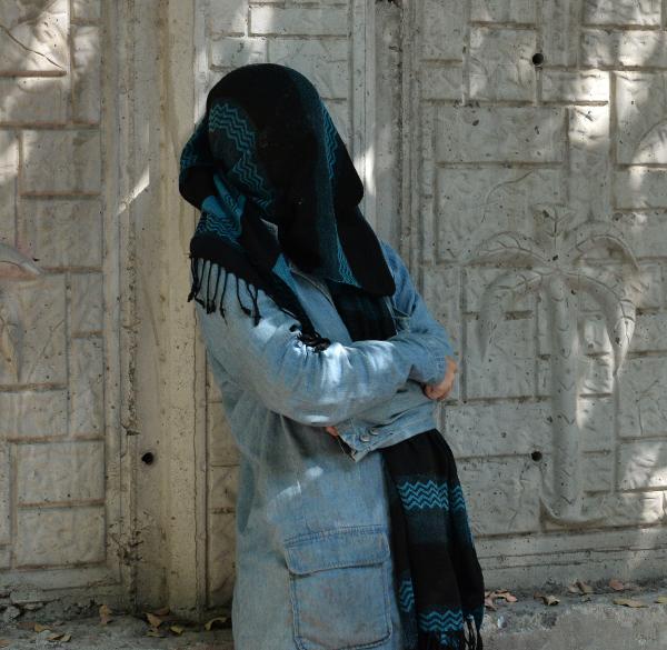 Adana’da yüzü kapalı bayan paniği