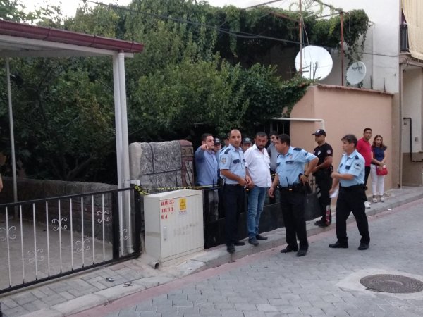 Kızını ve eşini öldürüp intihar etti