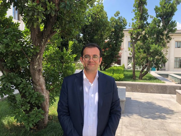 NUN Okulları Lisesi’nin yeni müdürü Hikmet Konar oldu