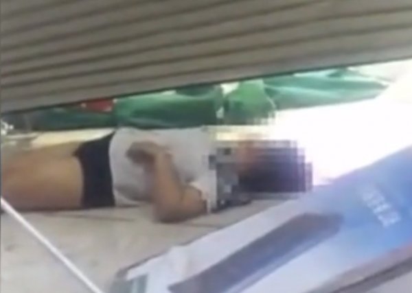 Çin’de otomobilin çarptığı motosikletli havaya uçtu