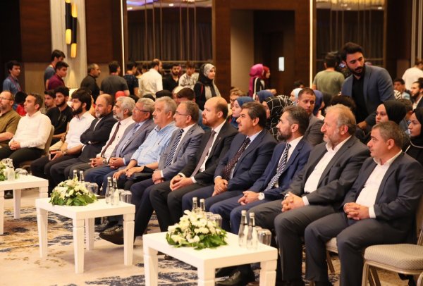 100 siyasetnamenin tercümesi için imzalar atıldı