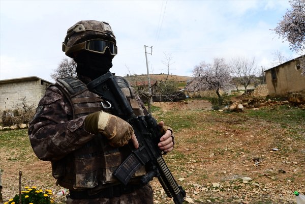 1 haftada 54 teröristin işi bitirildi