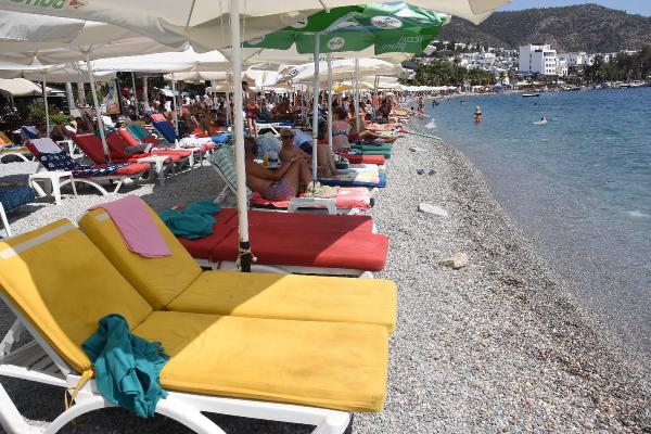 Bodrum’da millet plajlarında şezlonglara para isteniyor